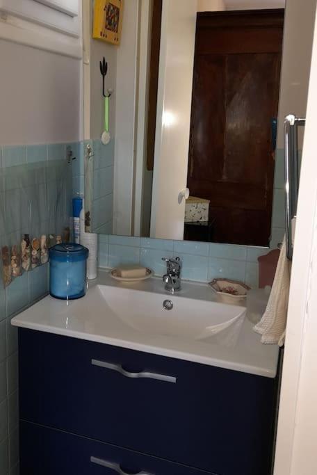 Les Abelias Bed & Breakfast Hauterive  Exterior photo