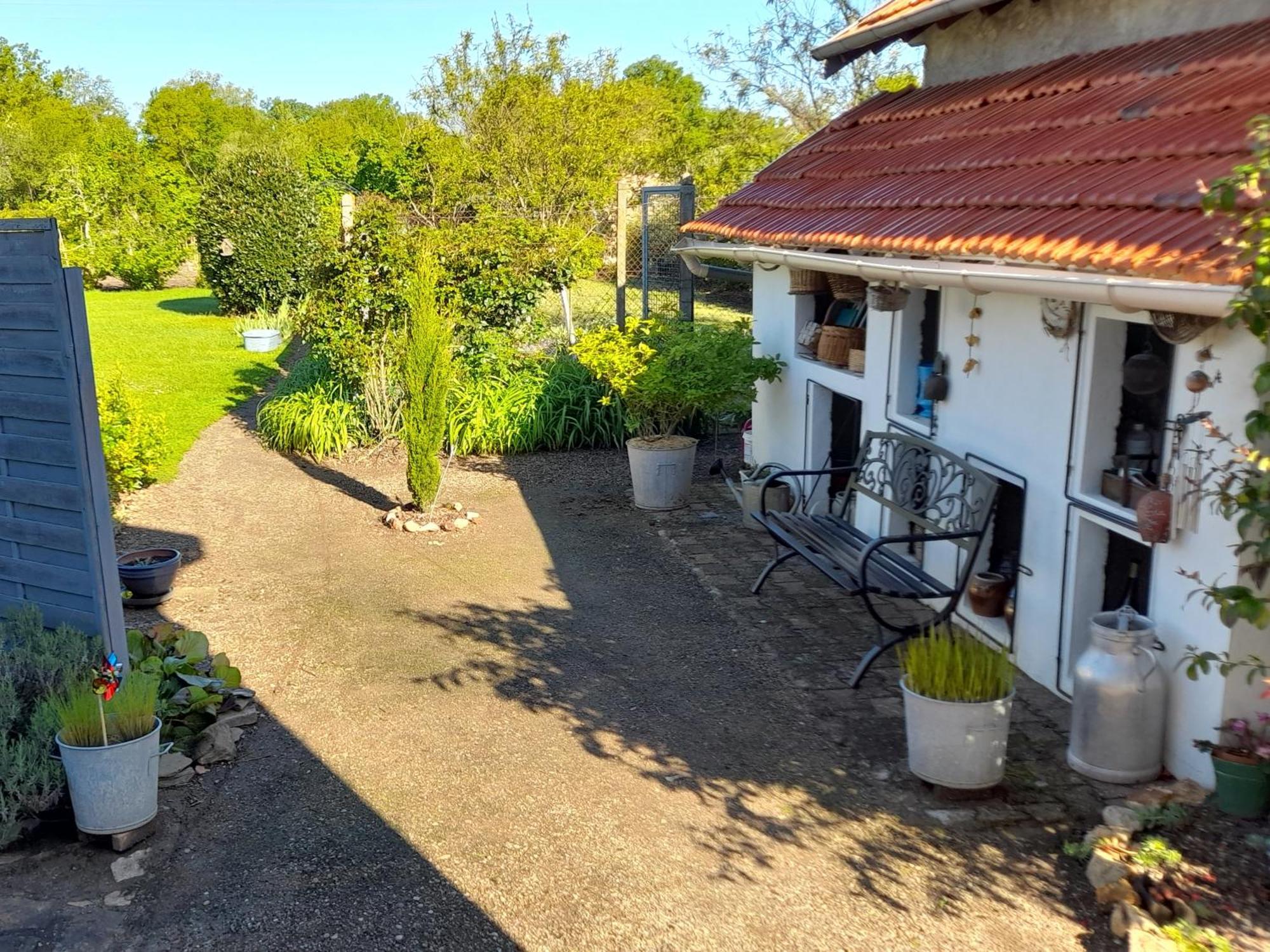 Les Abelias Bed & Breakfast Hauterive  Exterior photo